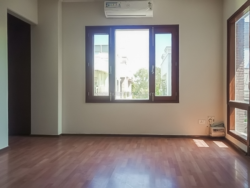 4 BHK Flat For Rent in Vasant Vihar