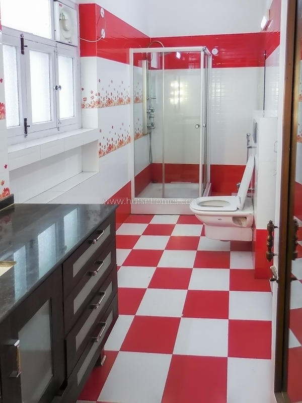 4 BHK House For Rent in Nizamuddin East