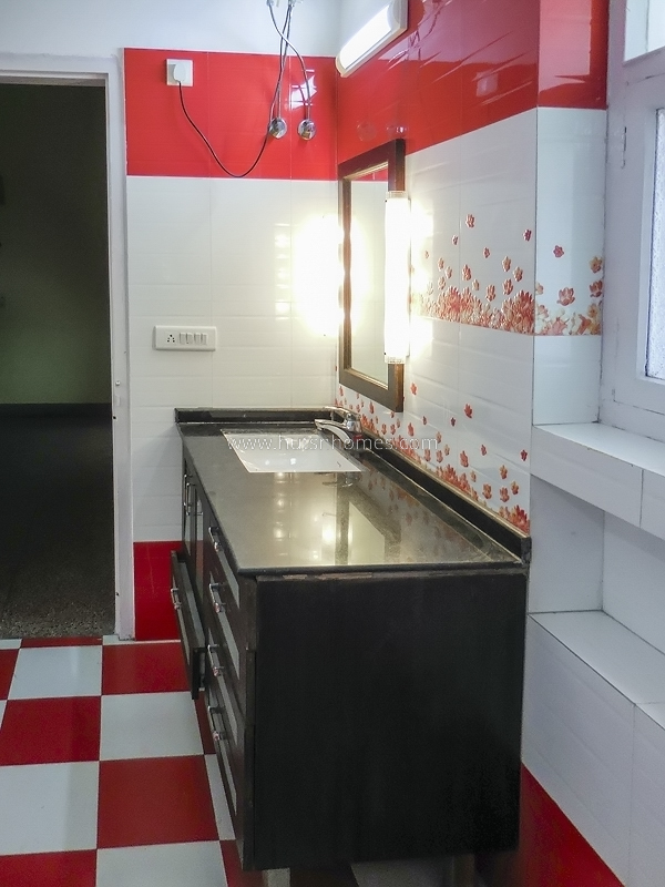 4 BHK House For Rent in Nizamuddin East