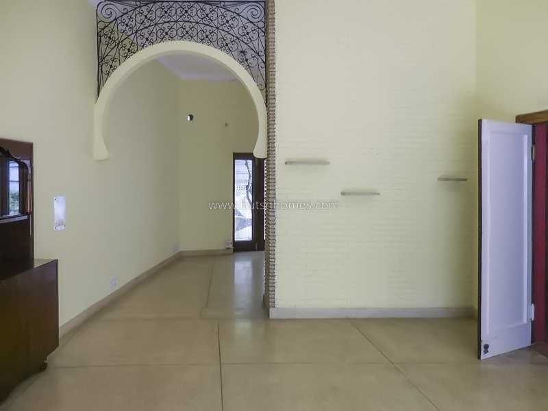 4 BHK House For Rent in Nizamuddin East