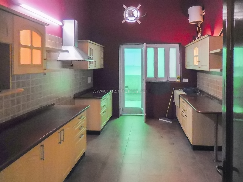 4 BHK House For Rent in Nizamuddin East