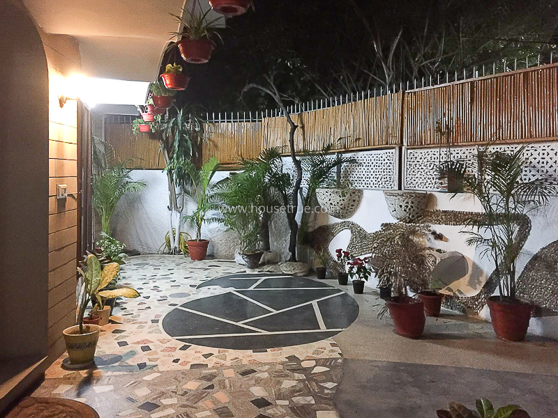4 BHK House For Rent in Nizamuddin East