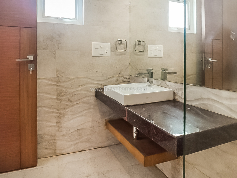 4 BHK Flat For Rent in Vasant Vihar