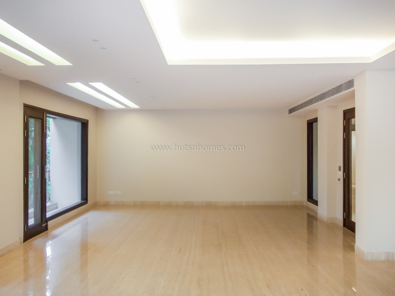 5 BHK Flat For Rent in Vasant Vihar