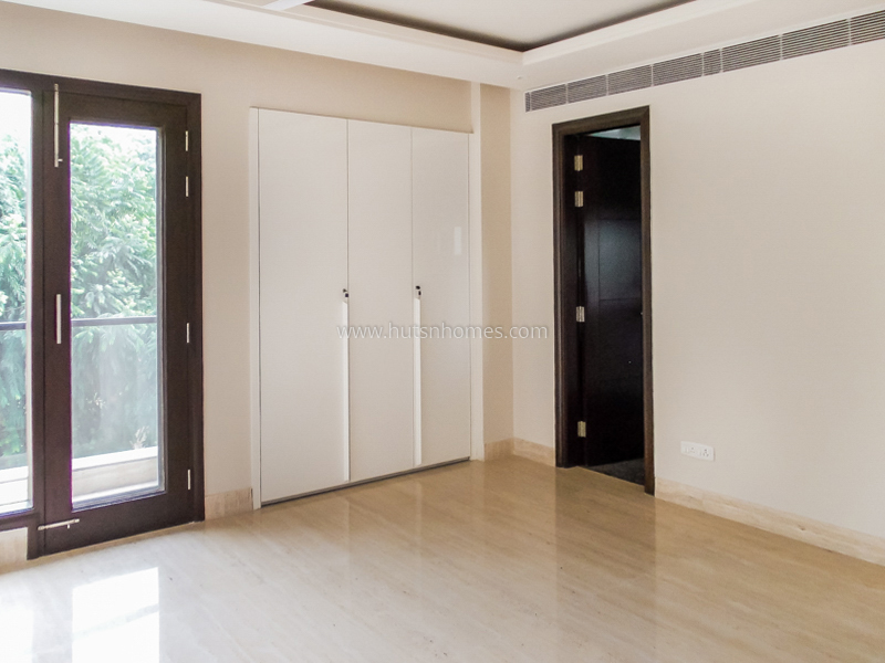 5 BHK Flat For Rent in Vasant Vihar