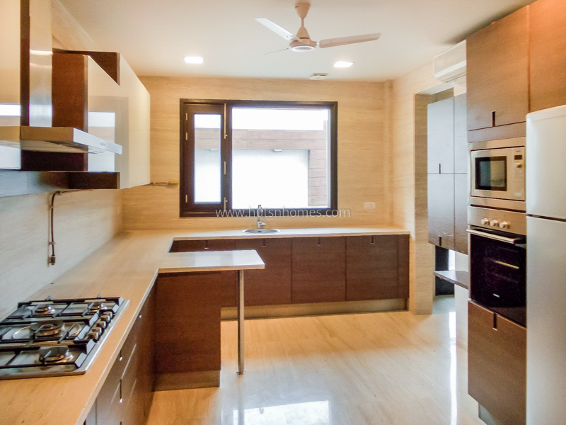 5 BHK Flat For Rent in Vasant Vihar