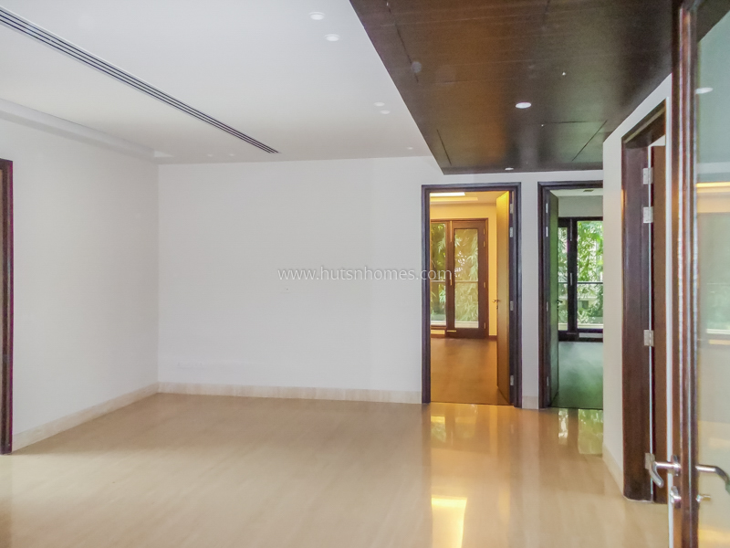 5 BHK Flat For Rent in Vasant Vihar
