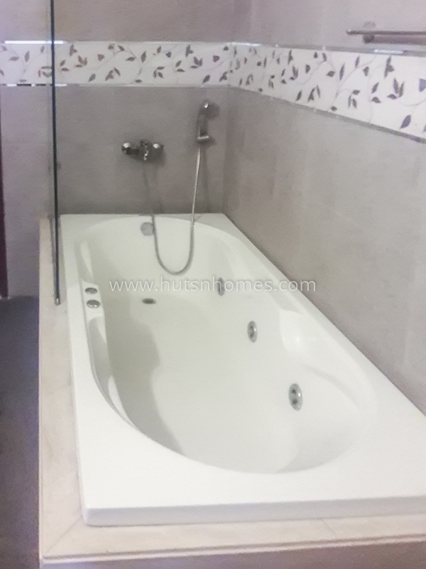 4 BHK Flat For Rent in Vasant Vihar
