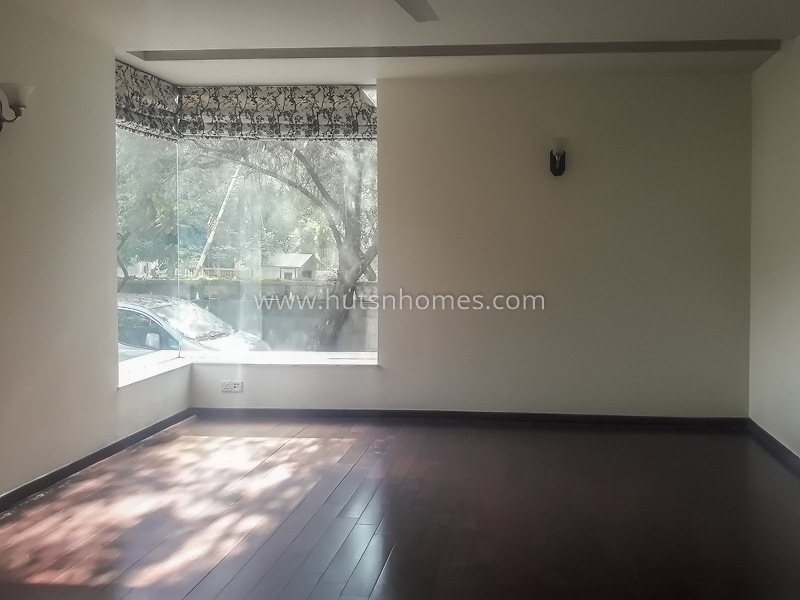 4 BHK Flat For Rent in Vasant Vihar