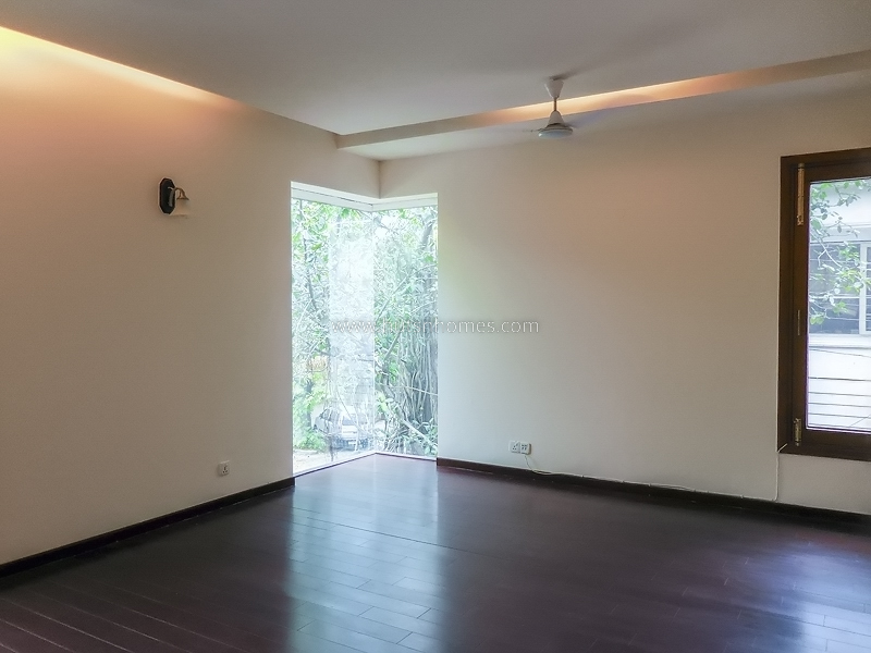 5 BHK Flat For Rent in Vasant Vihar