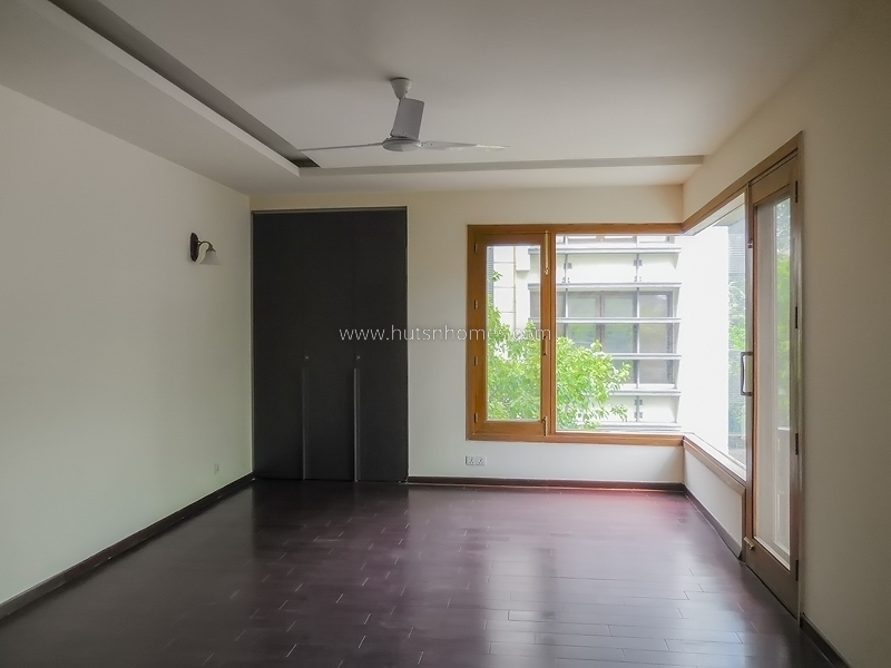5 BHK Flat For Rent in Vasant Vihar
