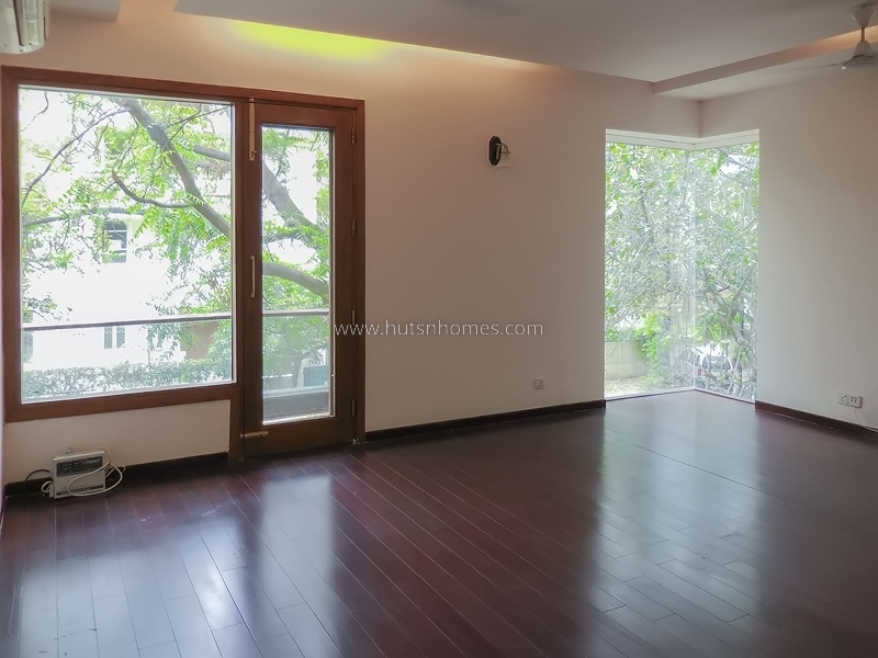 5 BHK Flat For Rent in Vasant Vihar