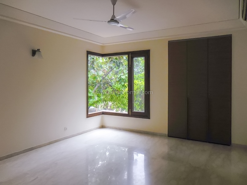 5 BHK Flat For Rent in Vasant Vihar