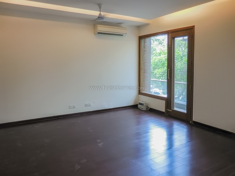 5 BHK Flat For Rent in Vasant Vihar