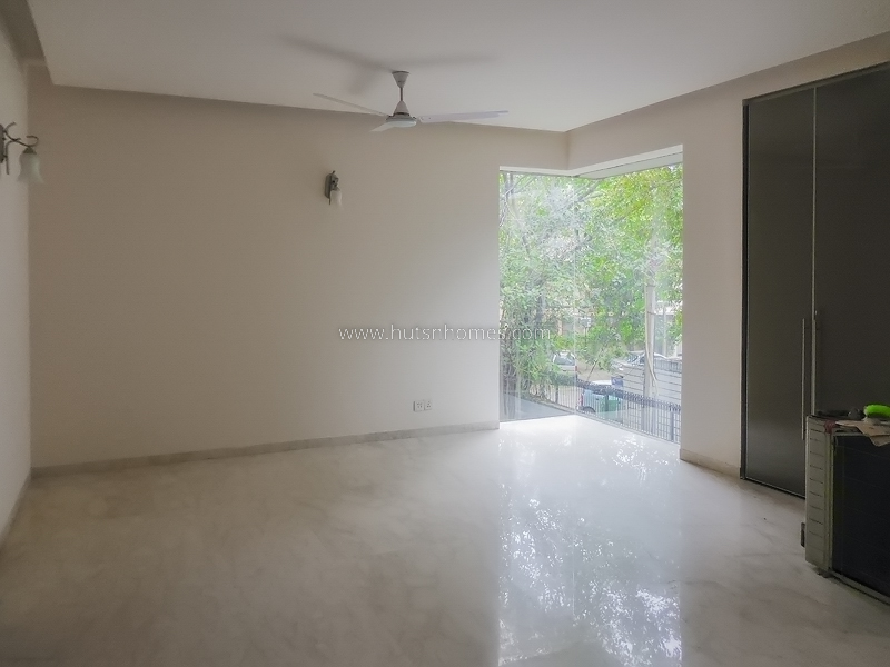 5 BHK Flat For Rent in Vasant Vihar