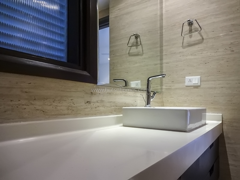 4 BHK Flat For Rent in Vasant Vihar