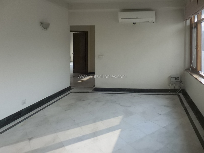 4 BHK Flat For Rent in Sundar Nagar