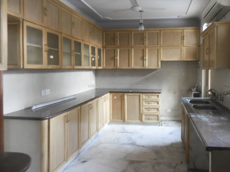 4 BHK Flat For Rent in Sundar Nagar