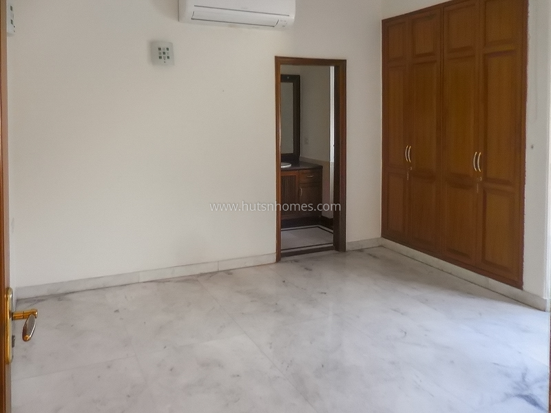 4 BHK Flat For Rent in Sundar Nagar