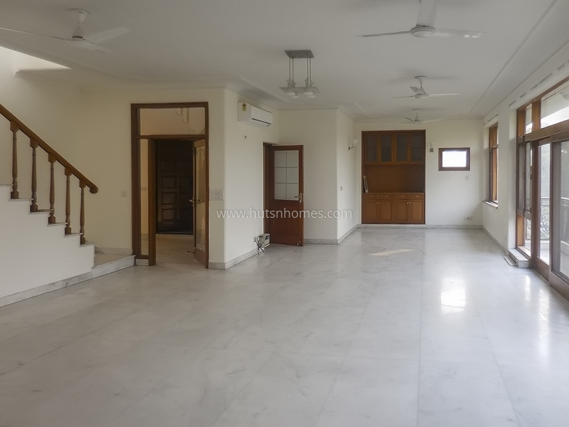 4 BHK Flat For Rent in Sundar Nagar