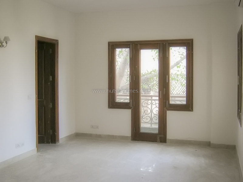 5 BHK Flat For Rent in Vasant Vihar