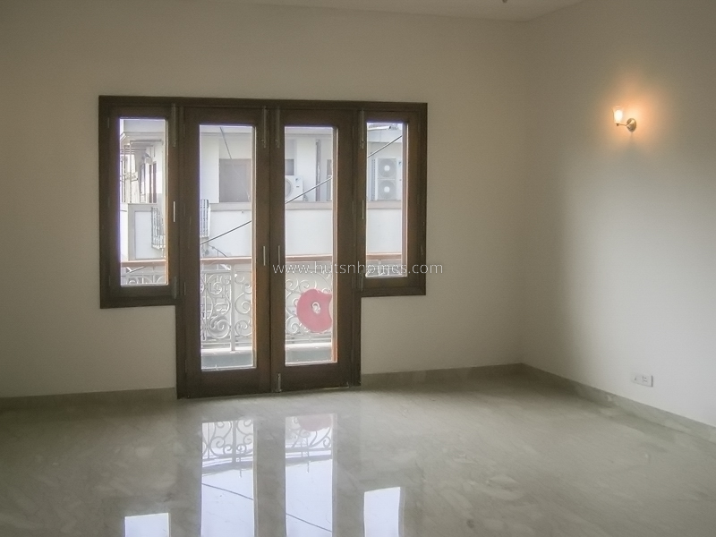 5 BHK Flat For Rent in Vasant Vihar
