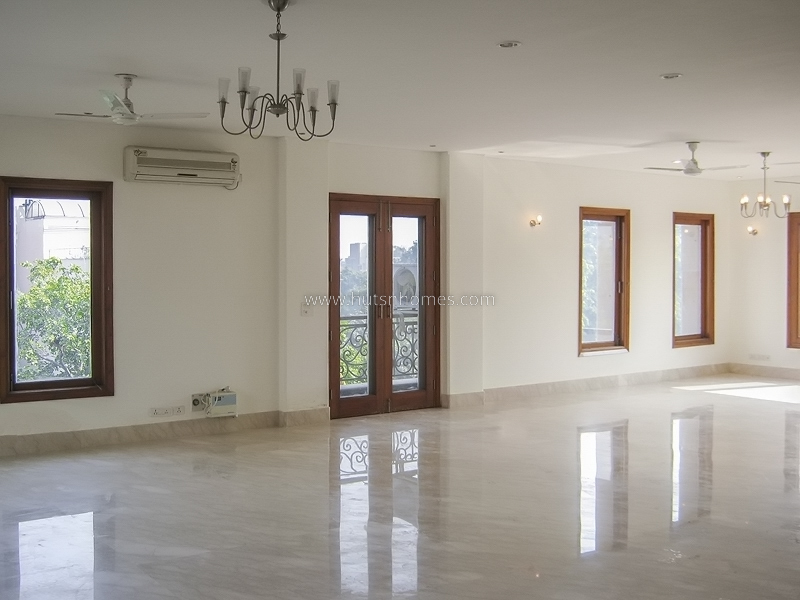 5 BHK Flat For Rent in Vasant Vihar