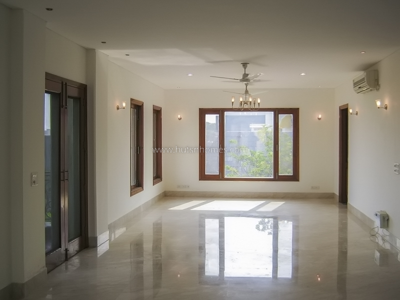 5 BHK Flat For Rent in Vasant Vihar