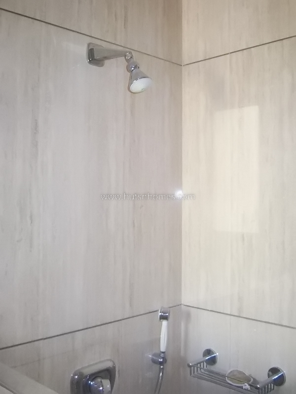 5 BHK Flat For Rent in Vasant Vihar