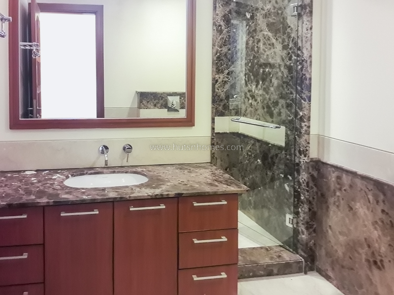 4 BHK Flat For Rent in Vasant Vihar