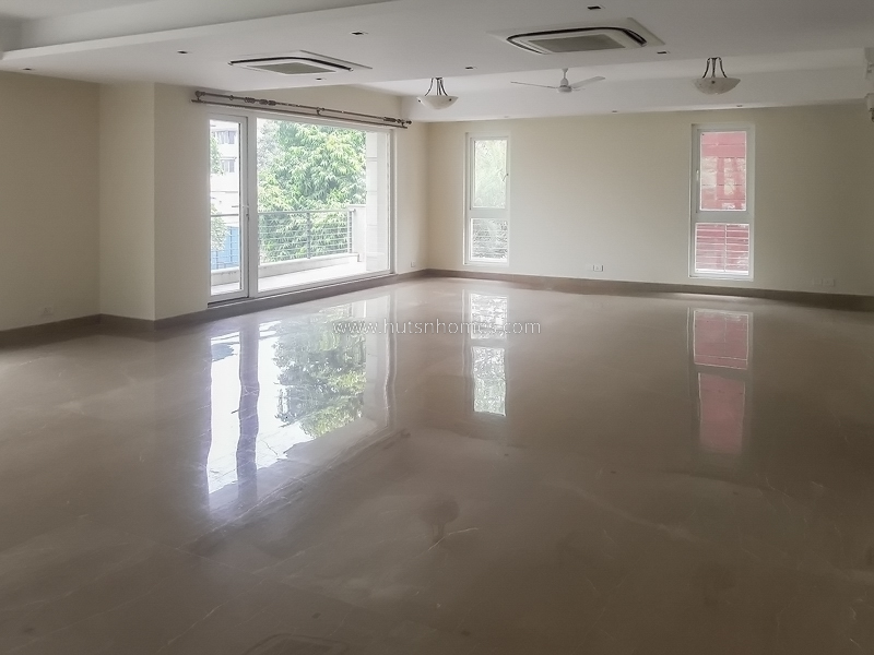 4 BHK Flat For Rent in Vasant Vihar