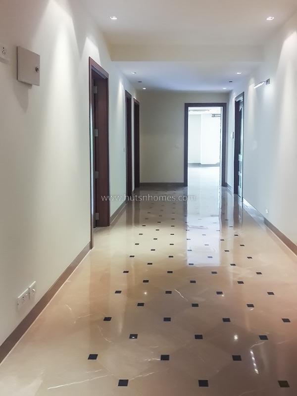 4 BHK Flat For Rent in Vasant Vihar