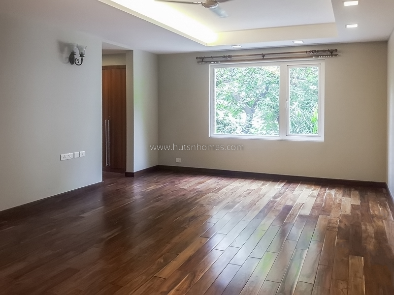 4 BHK Flat For Rent in Vasant Vihar