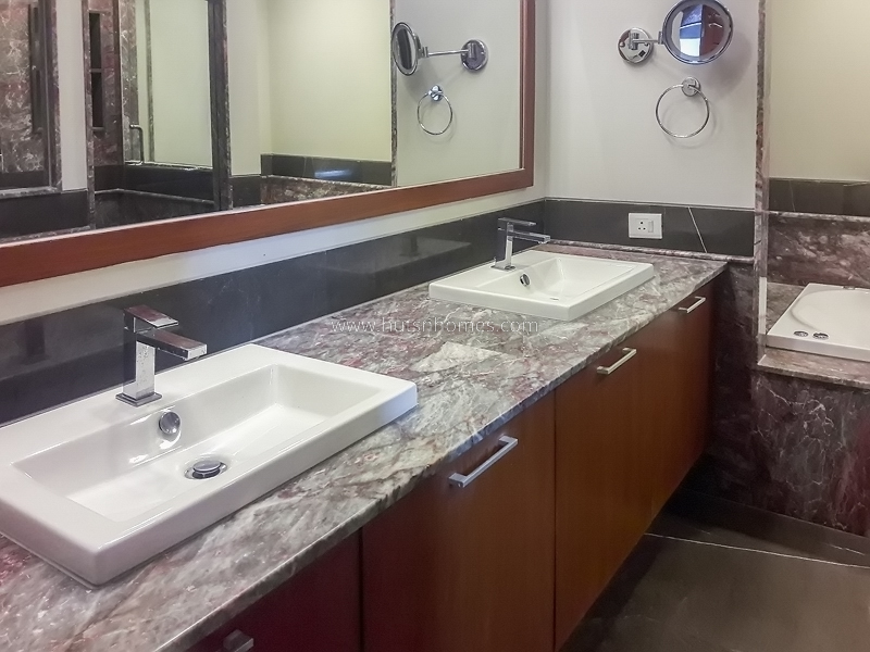 4 BHK Flat For Rent in Vasant Vihar