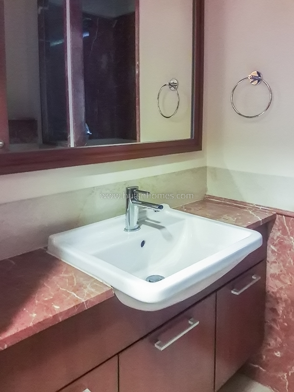 4 BHK Flat For Rent in Vasant Vihar