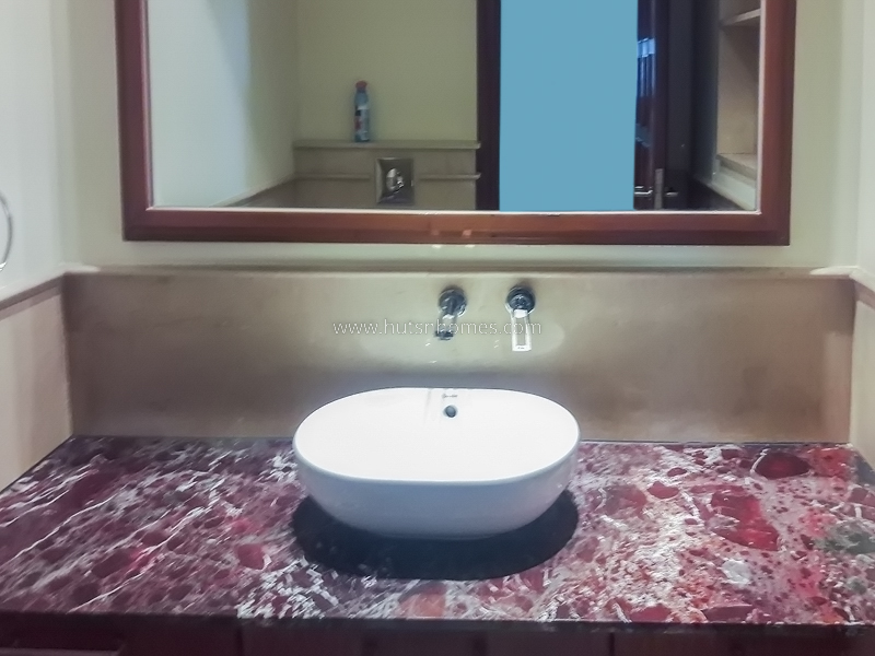 4 BHK Flat For Rent in Vasant Vihar