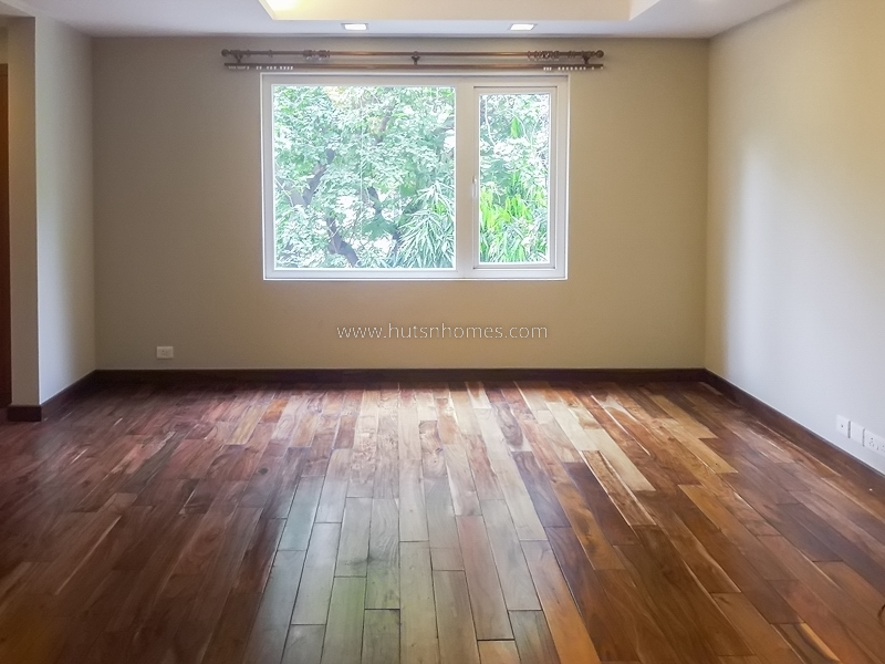 4 BHK Flat For Rent in Vasant Vihar