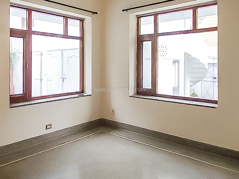 4 BHK Flat For Rent in Sundar Nagar