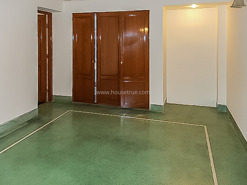 4 BHK Flat For Rent in Sundar Nagar