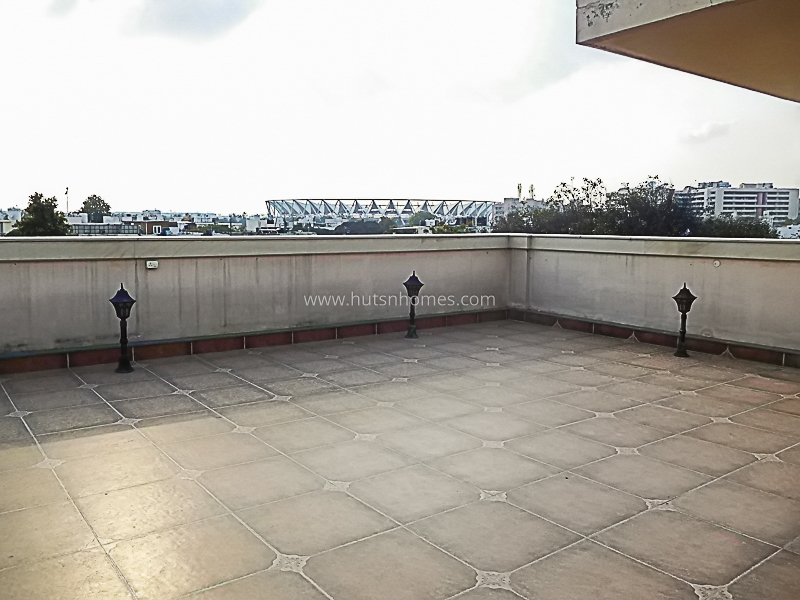 4 BHK Flat For Rent in Jangpura