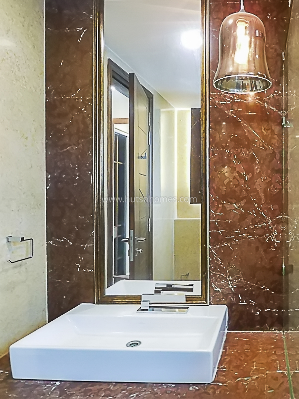 4 BHK Flat For Rent in Jangpura