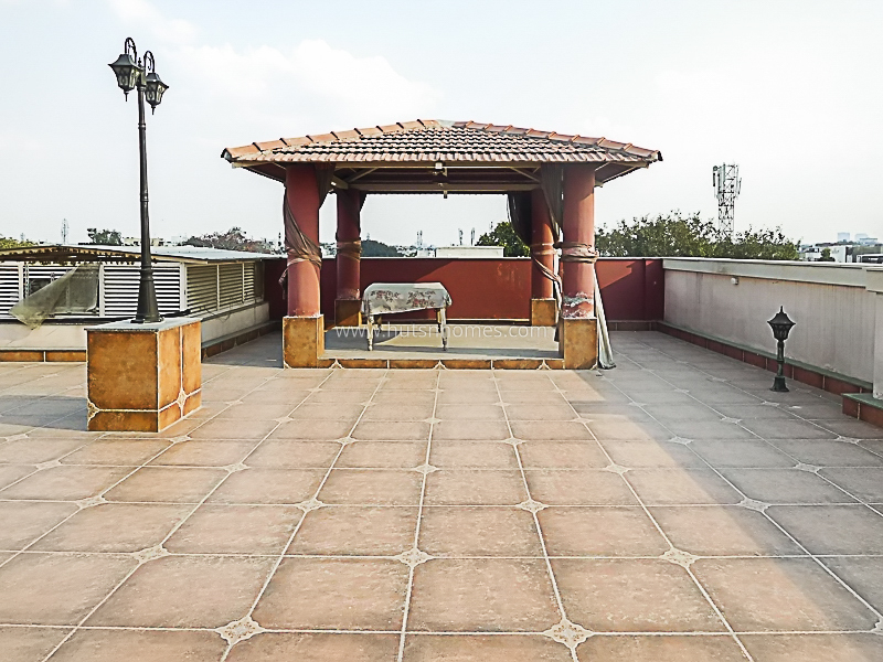 4 BHK Flat For Rent in Jangpura