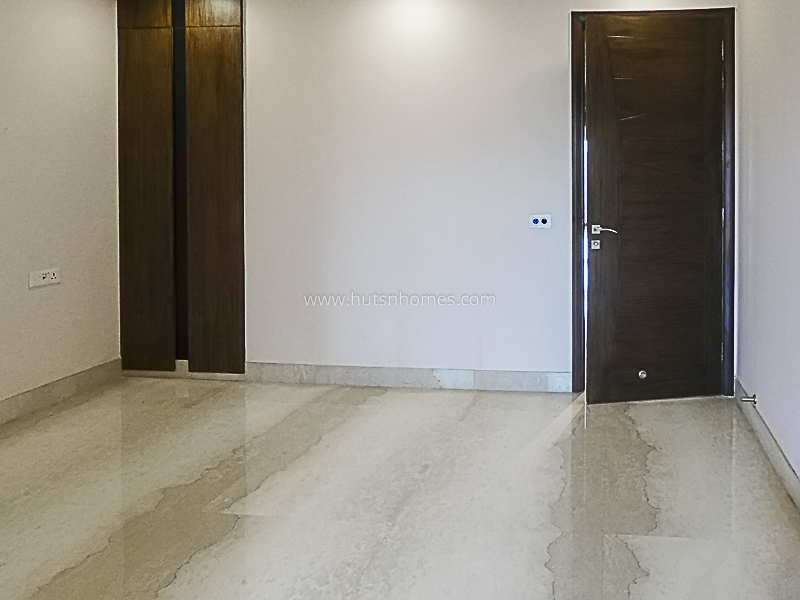 4 BHK Flat For Rent in Jangpura