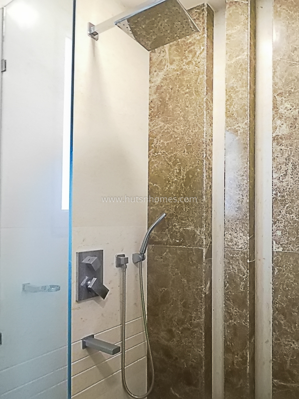 4 BHK Flat For Rent in Jangpura