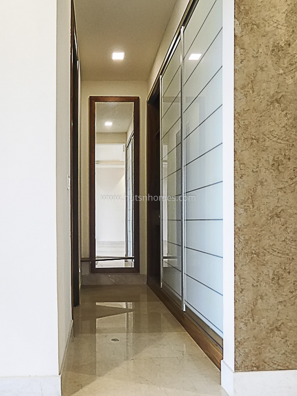 4 BHK Flat For Rent in Jangpura