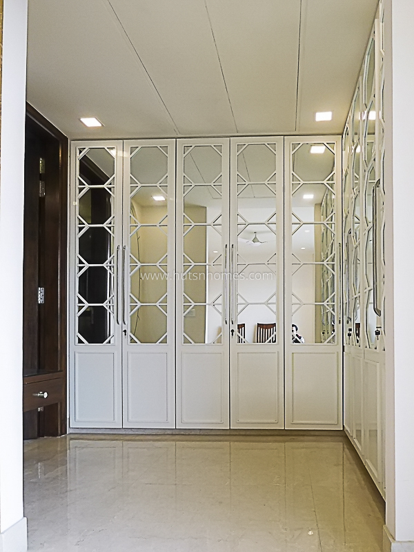 4 BHK Flat For Rent in Jangpura