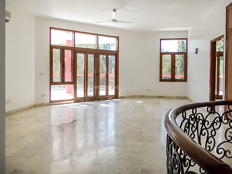 4 BHK Farm House For Rent in Dlf Chattarpur Farms