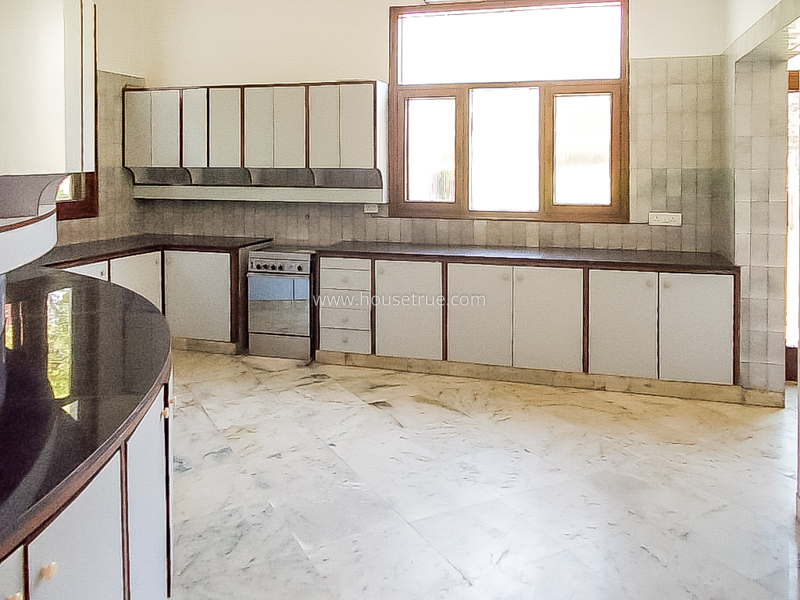 4 BHK Farm House For Rent in Dlf Chattarpur Farms