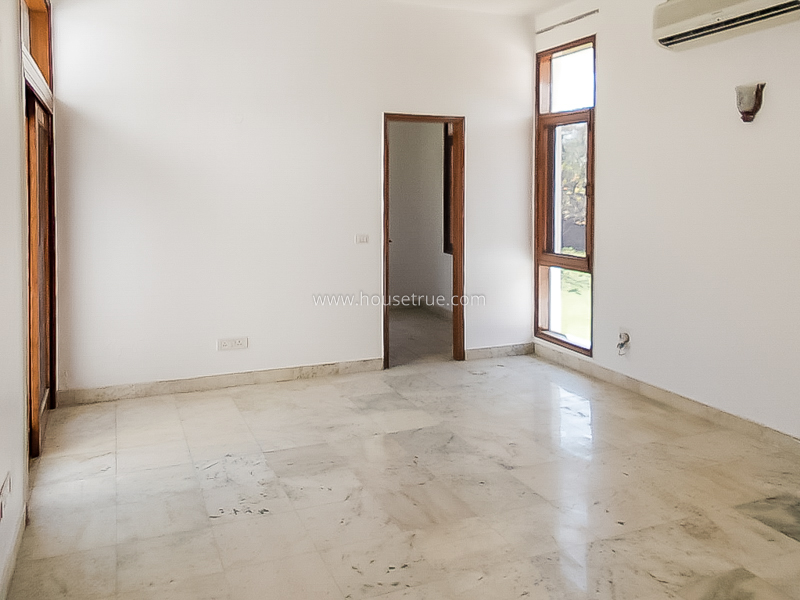 4 BHK Farm House For Rent in Dlf Chattarpur Farms