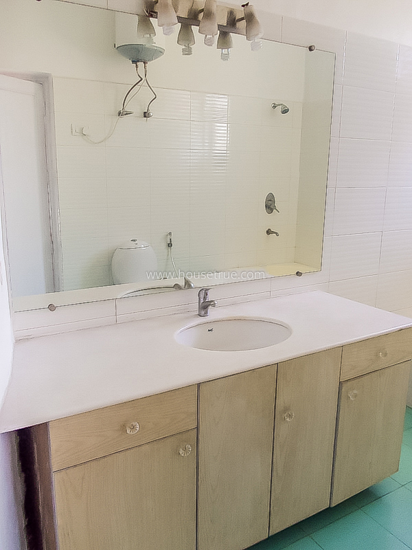 4 BHK Farm House For Rent in Dlf Chattarpur Farms